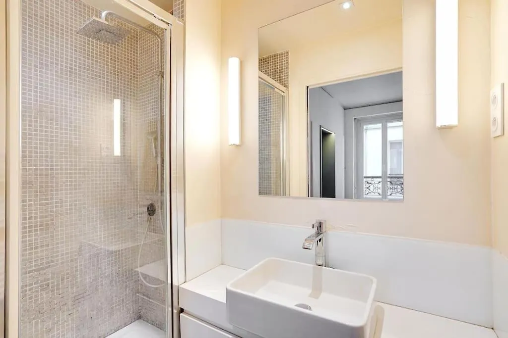 Appartement Au Centre De Paris Tout Equipe France