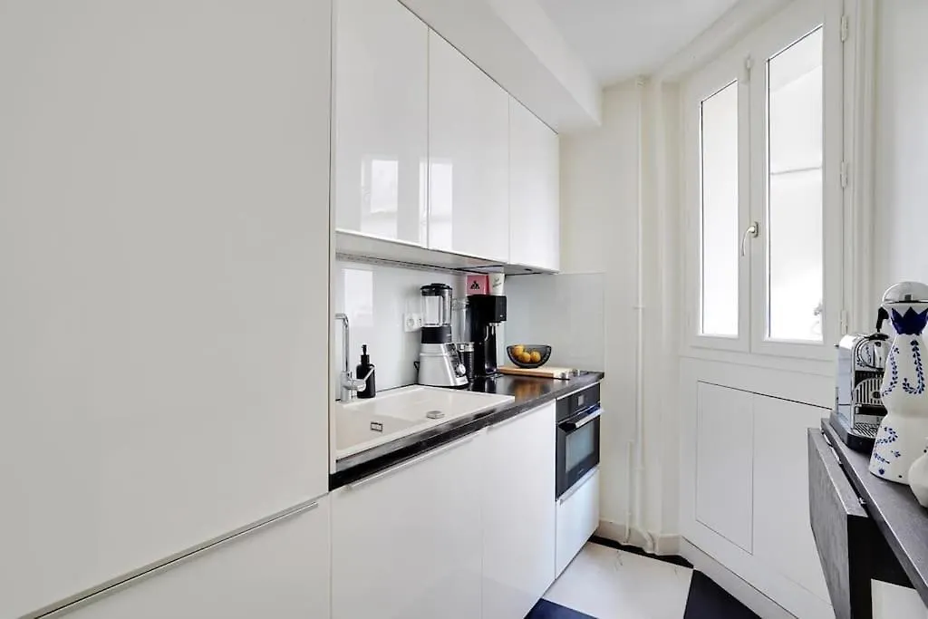 Appartement Au Centre De Paris Tout Equipe