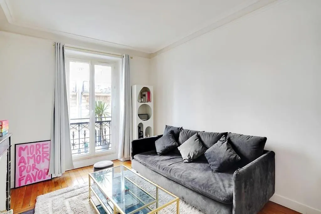 Appartement Au Centre De Paris Tout Equipe